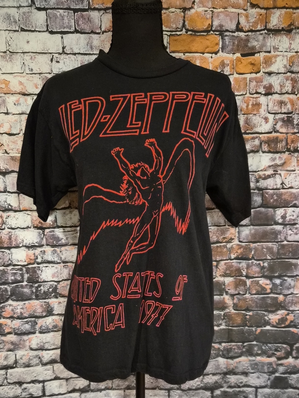 Led Zeppelin Black Graphic Band Tee - Black/Red